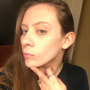 Meet your Posher, Maya